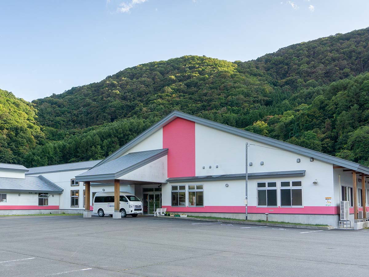 養護老人ホーム 葛葉荘の外観写真